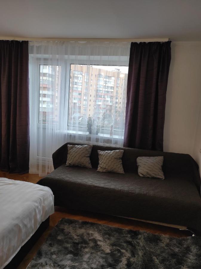 Comfortable Apartments In Centre With 3 Bedrooms Rivne Ngoại thất bức ảnh